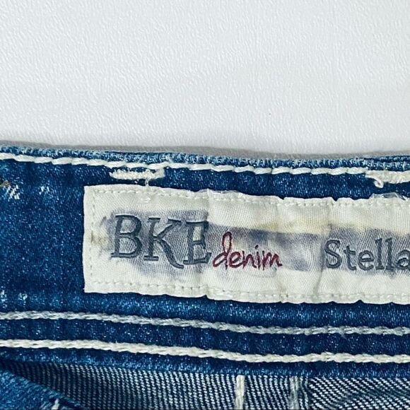 BKE | Factory Distressed Denim Stella Capri’s - Picture 3 of 7